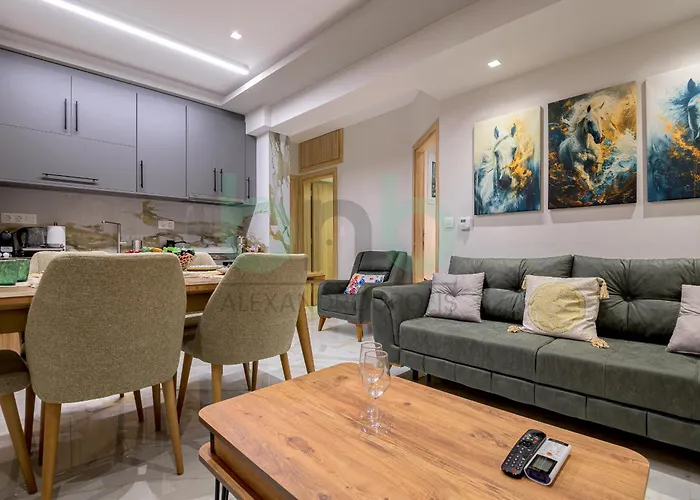 Spiridon Lux Central Apt
